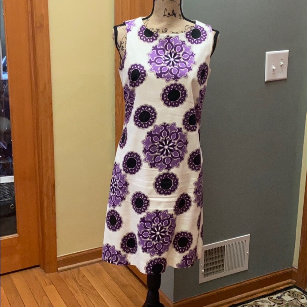 Sleeveless summer daytime dress size 6